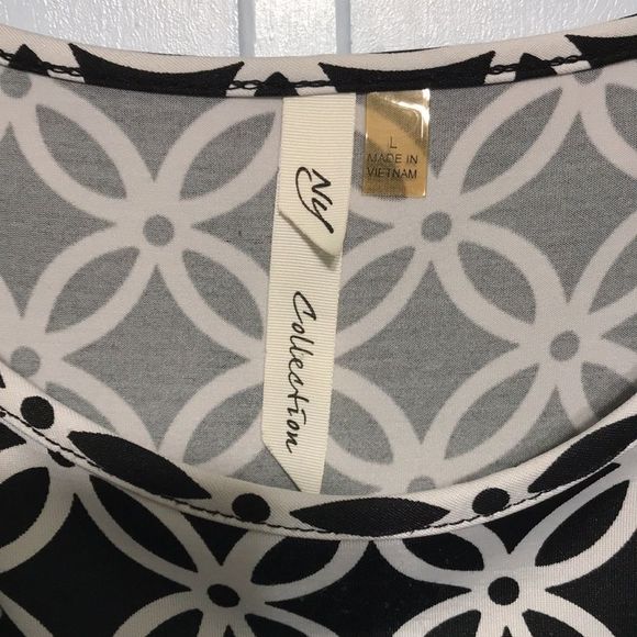 Chainlink Pattern Ruched Front 3/4 Sleeve Dress - Picture 6 of 6